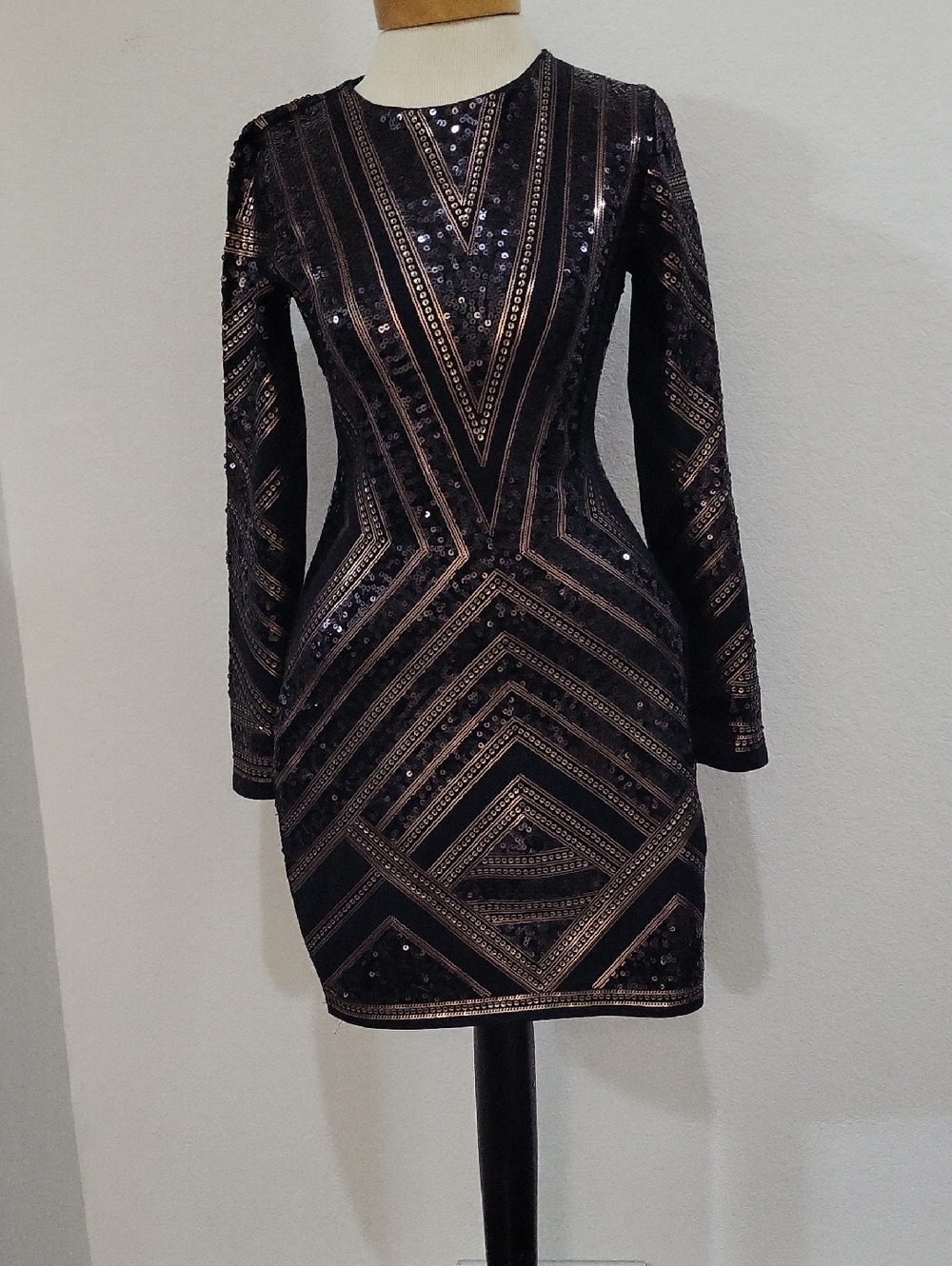 Express Black and Gold Sequin Long-Sleeve Bodycon Dress